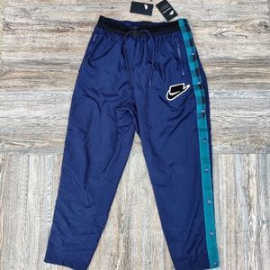 NWT Nike Sportswear Woven Break Away Pants
